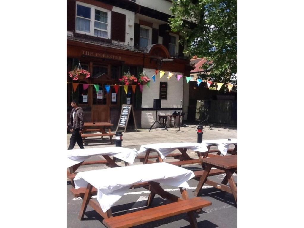 The Forester Ealing Лондон Экстерьер фото